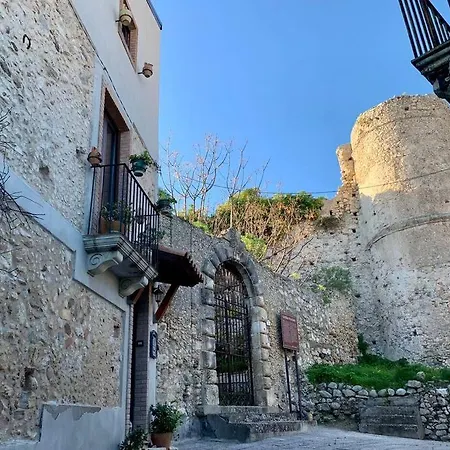 Apartman Cozy Studio Close By The Aragones Castle *